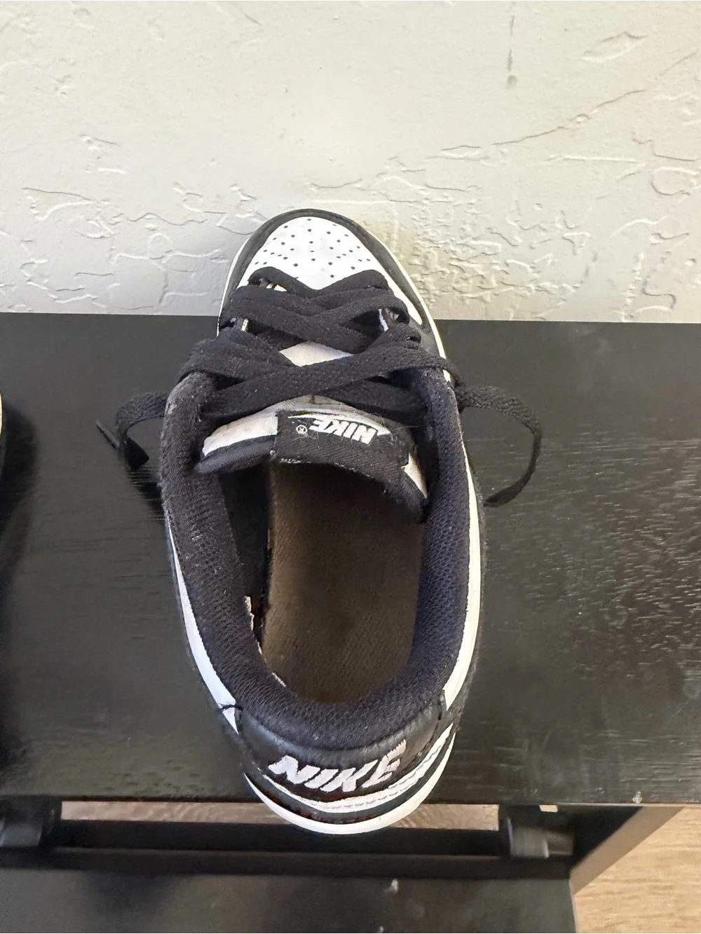 Youth Nike Low-Top Sneakers in Black and White Pandas